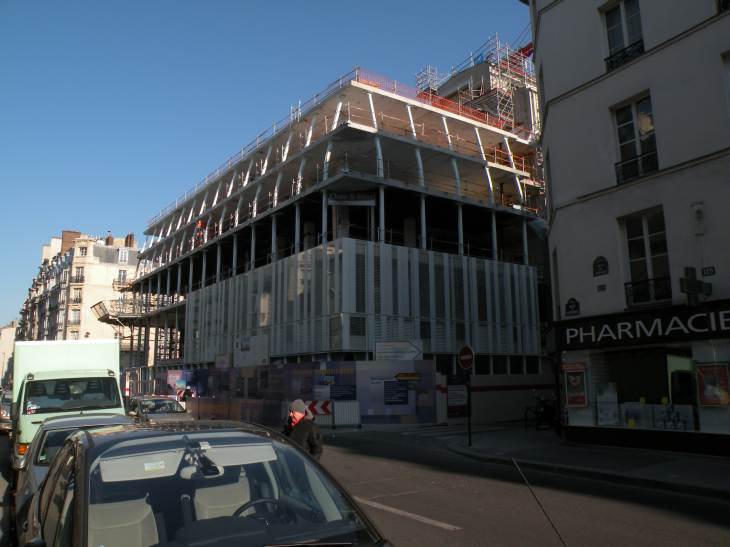  construction de la nouvelle poste, rue de Sèvres